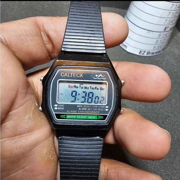 Vintage Calteck Digital Quartz Sports Watch Working Black Case Damaged Strap - Picture 1 of 9